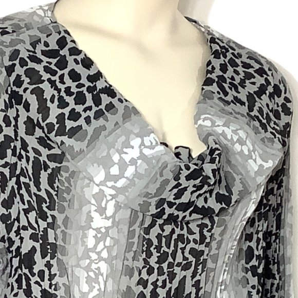 Lane Bryant Leopard Animal Print 18/20 Top Blouse Tunic Sheer Pleated Black - Picture 6 of 11